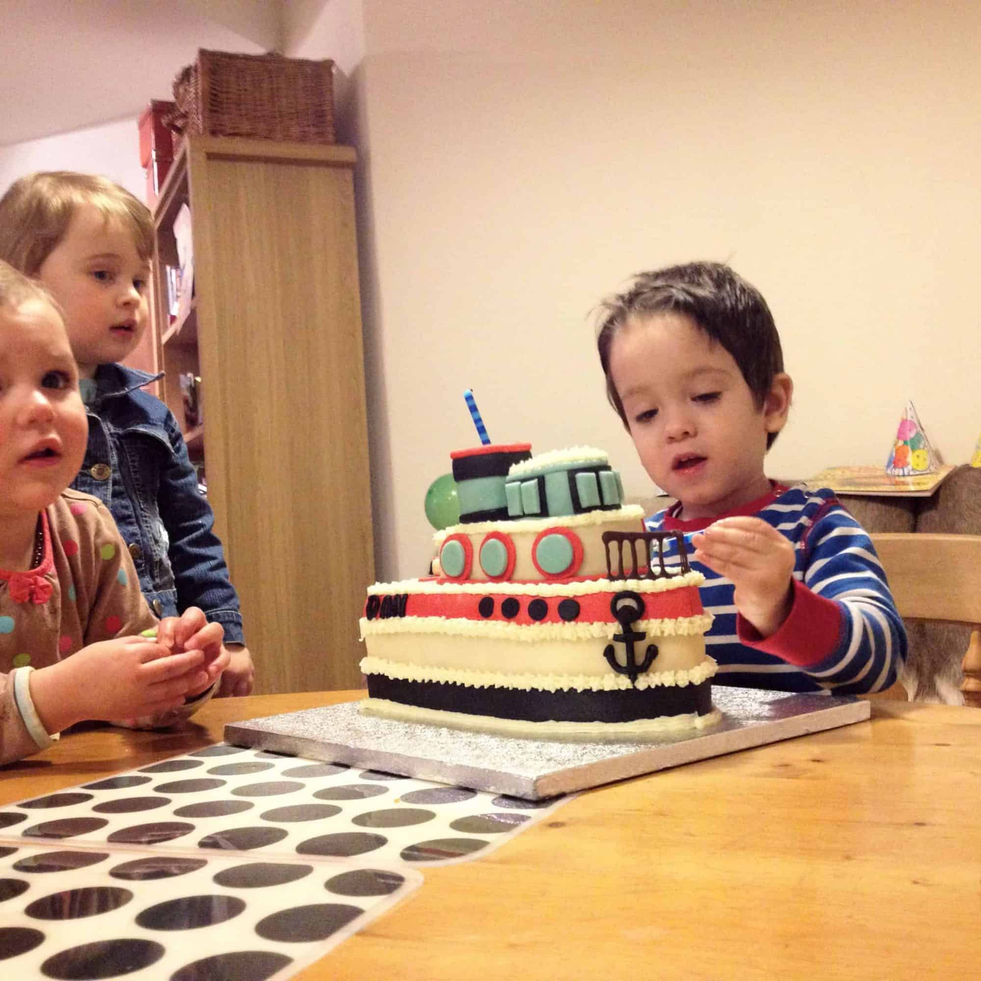 Steam boat cake