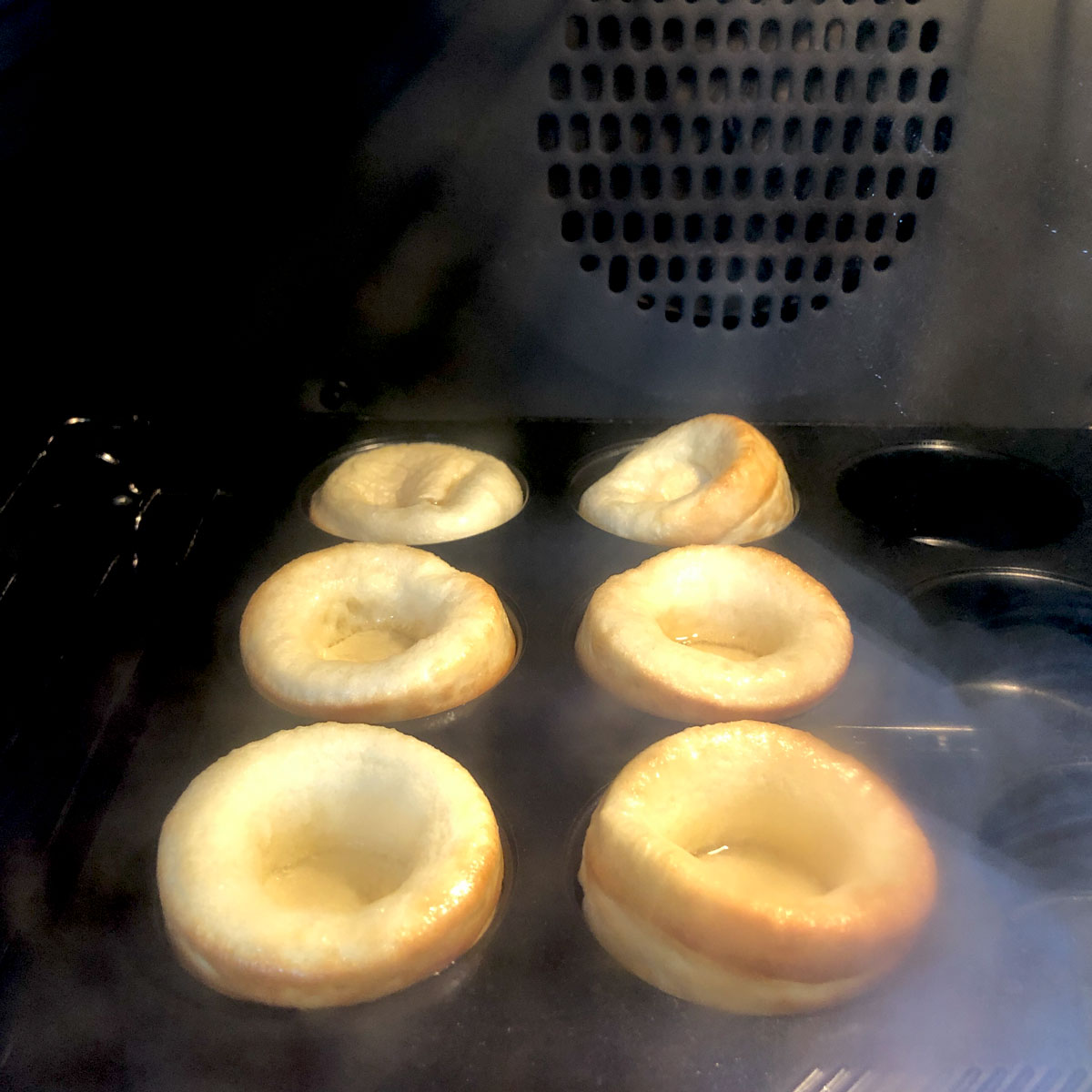 Rising Yorkshire puddings inside the oven -non preheated tray.